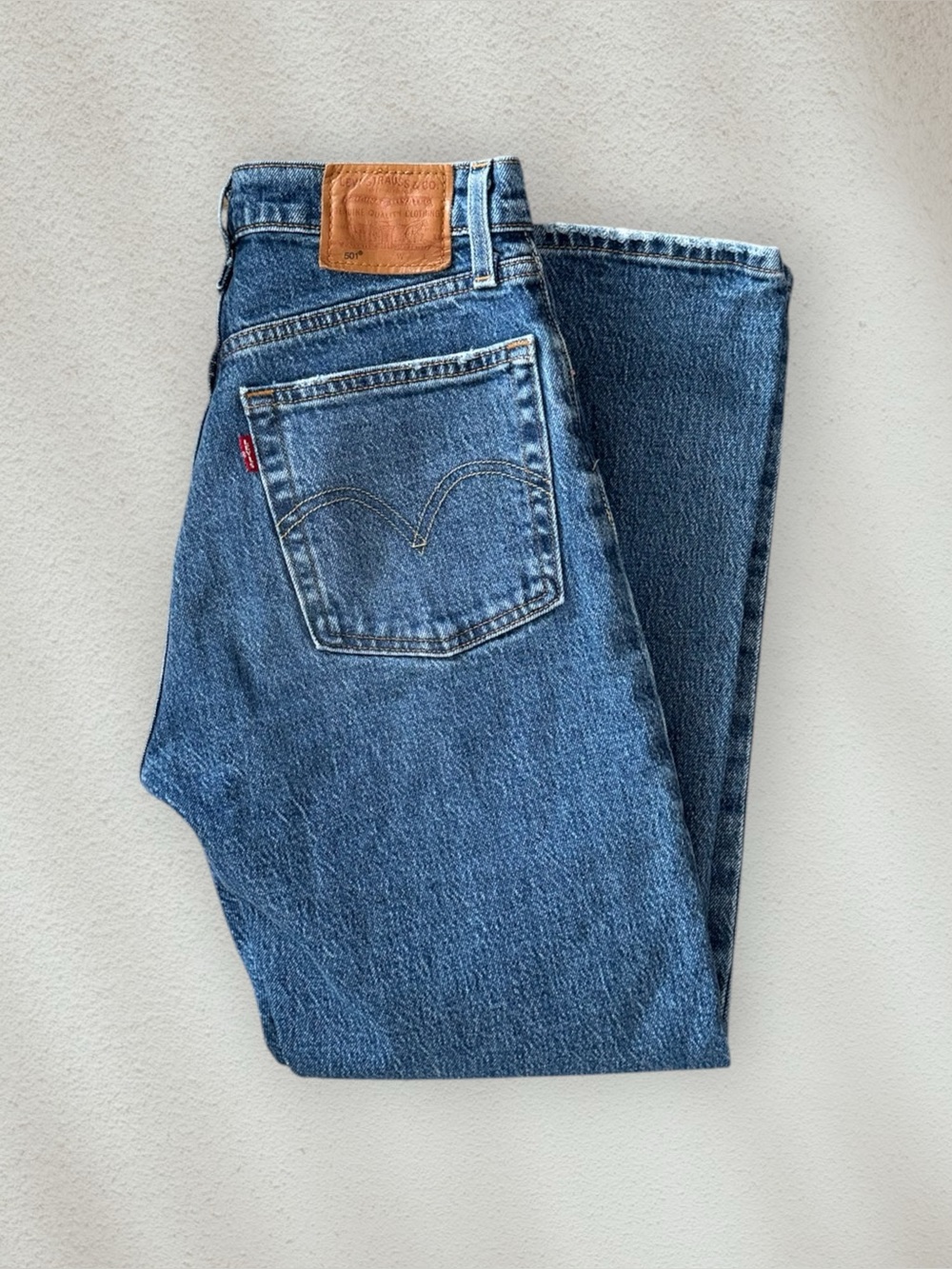 LEVIS 501s Original Cropped Womens W24 L26 Denim Jeans - Picture 3 of 16